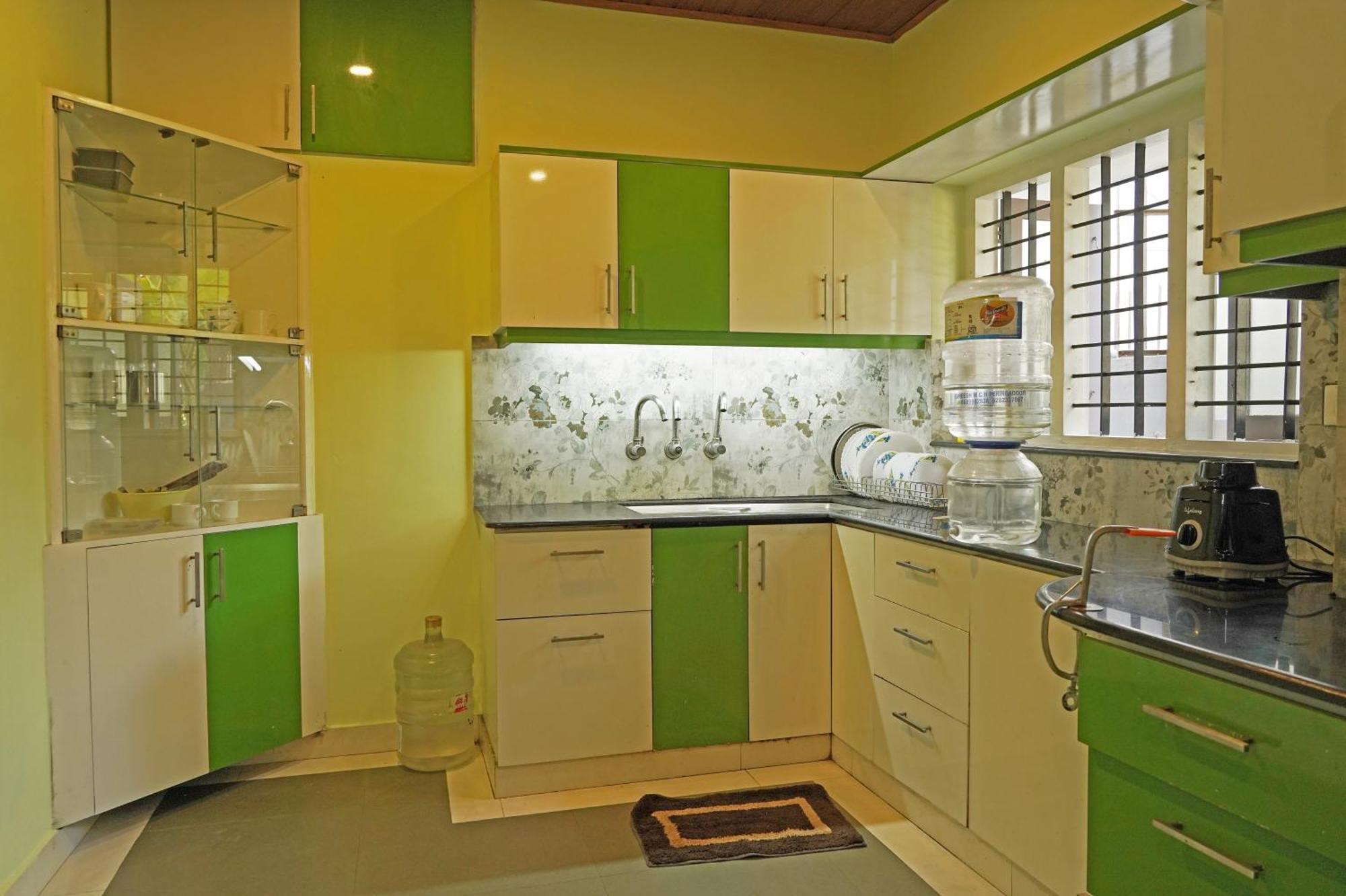 Orange Valley Town Residency 特里凡得琅 外观 照片