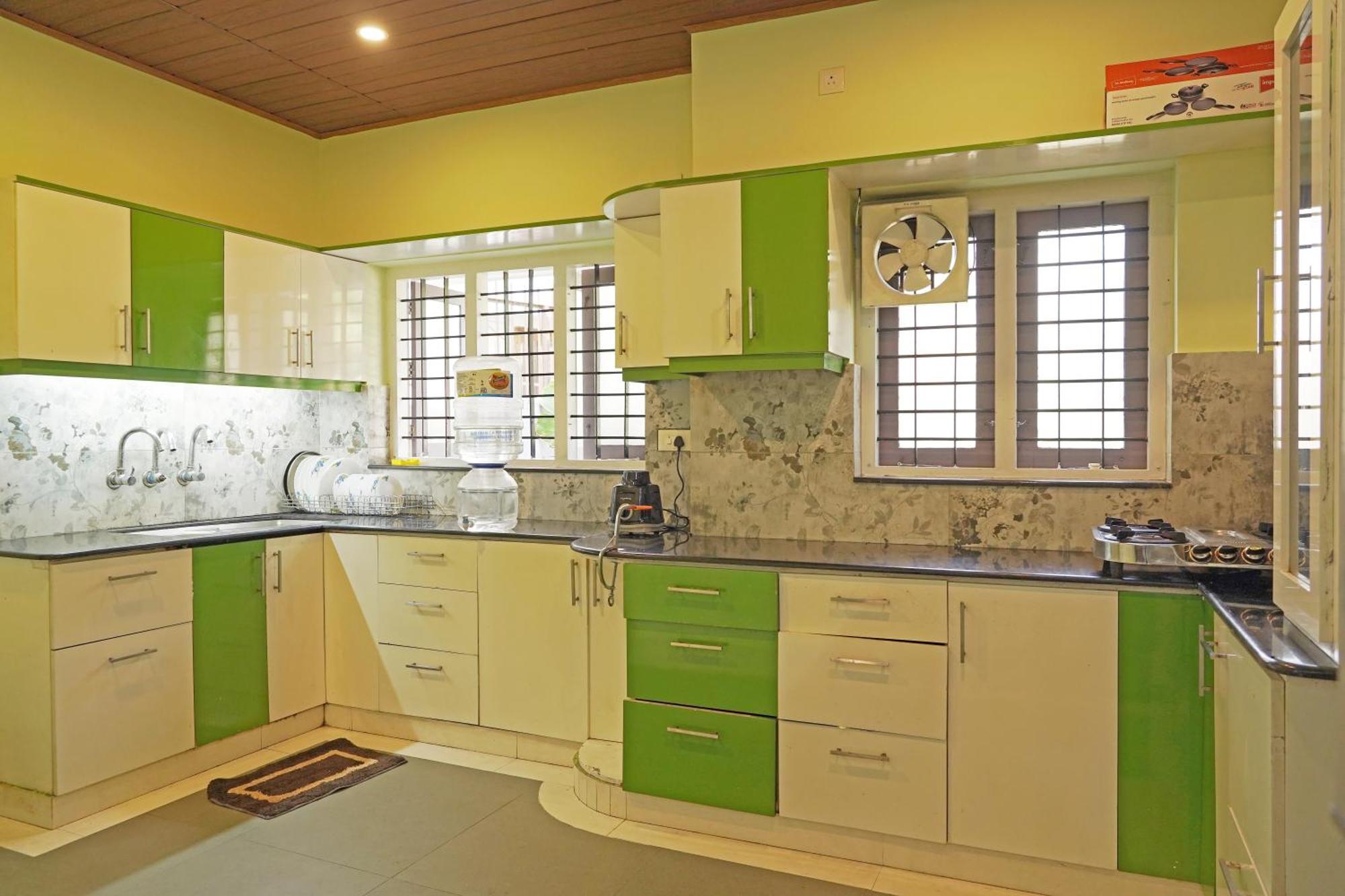 Orange Valley Town Residency 特里凡得琅 外观 照片